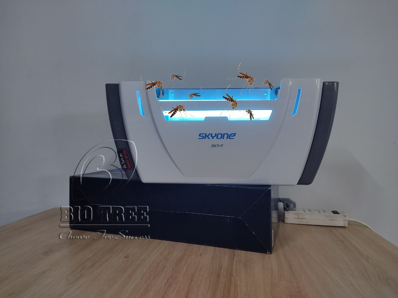 Đèn Skyone bắt muỗi côn trùng cho Biệt thự