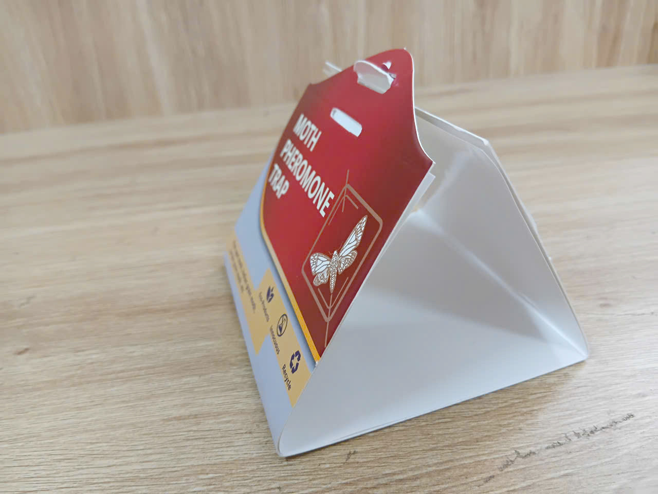 bay buom dem Moth Pheromone Trap Bẫy bướm đêm Moth Pheromone Trap